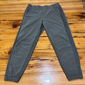 Athleta Olive athletic Brooklyn Joggers